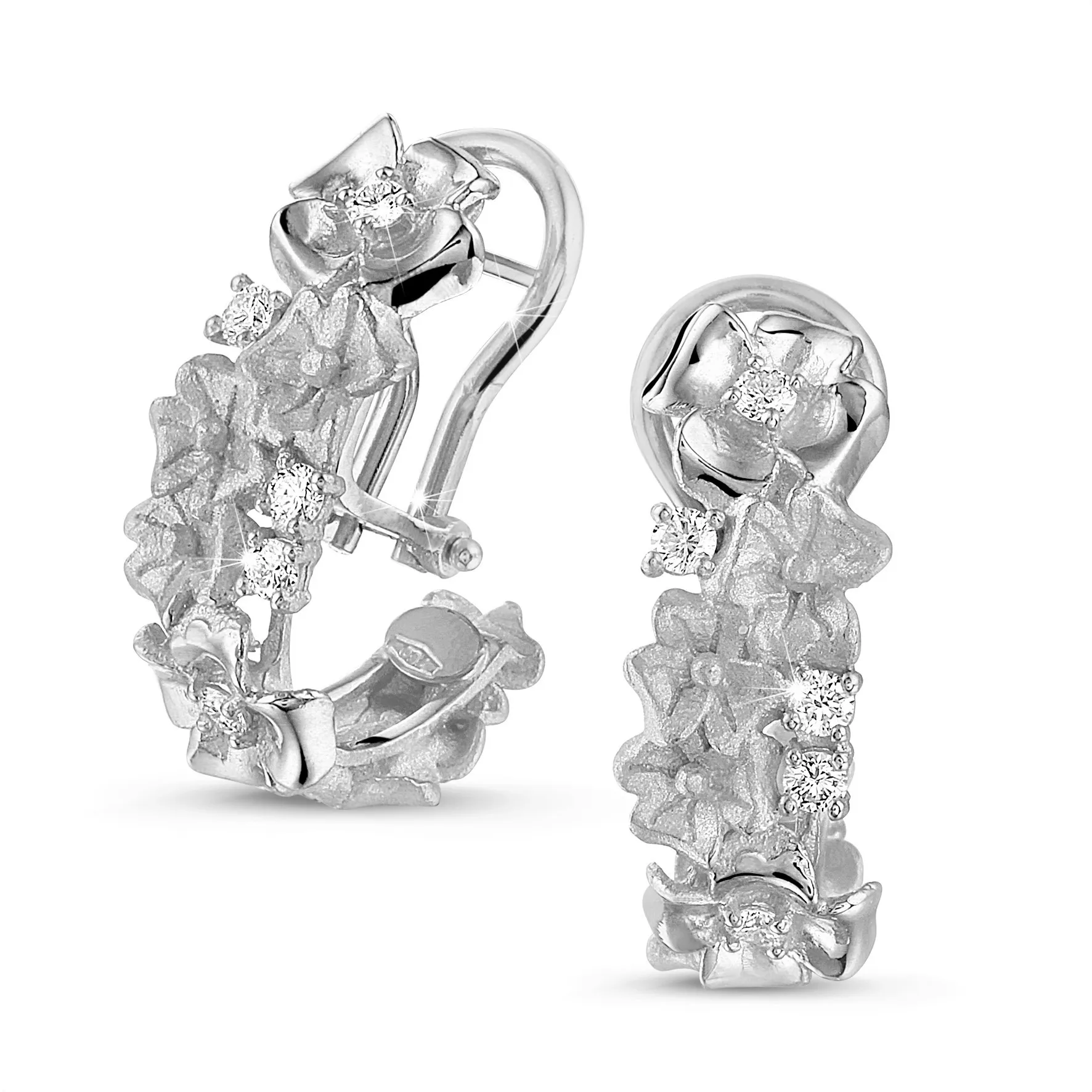 0.50 quilates pendientes diamantes diseño flor en oro blanco 