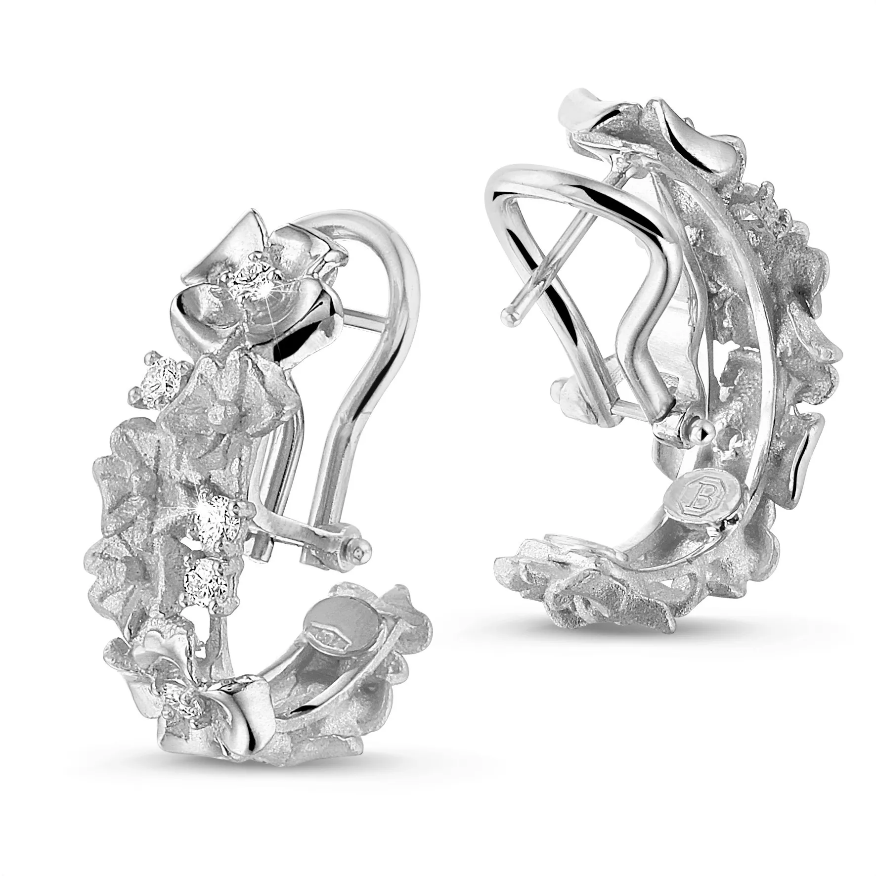 0.50 quilates pendientes diamantes diseño flor en oro blanco 