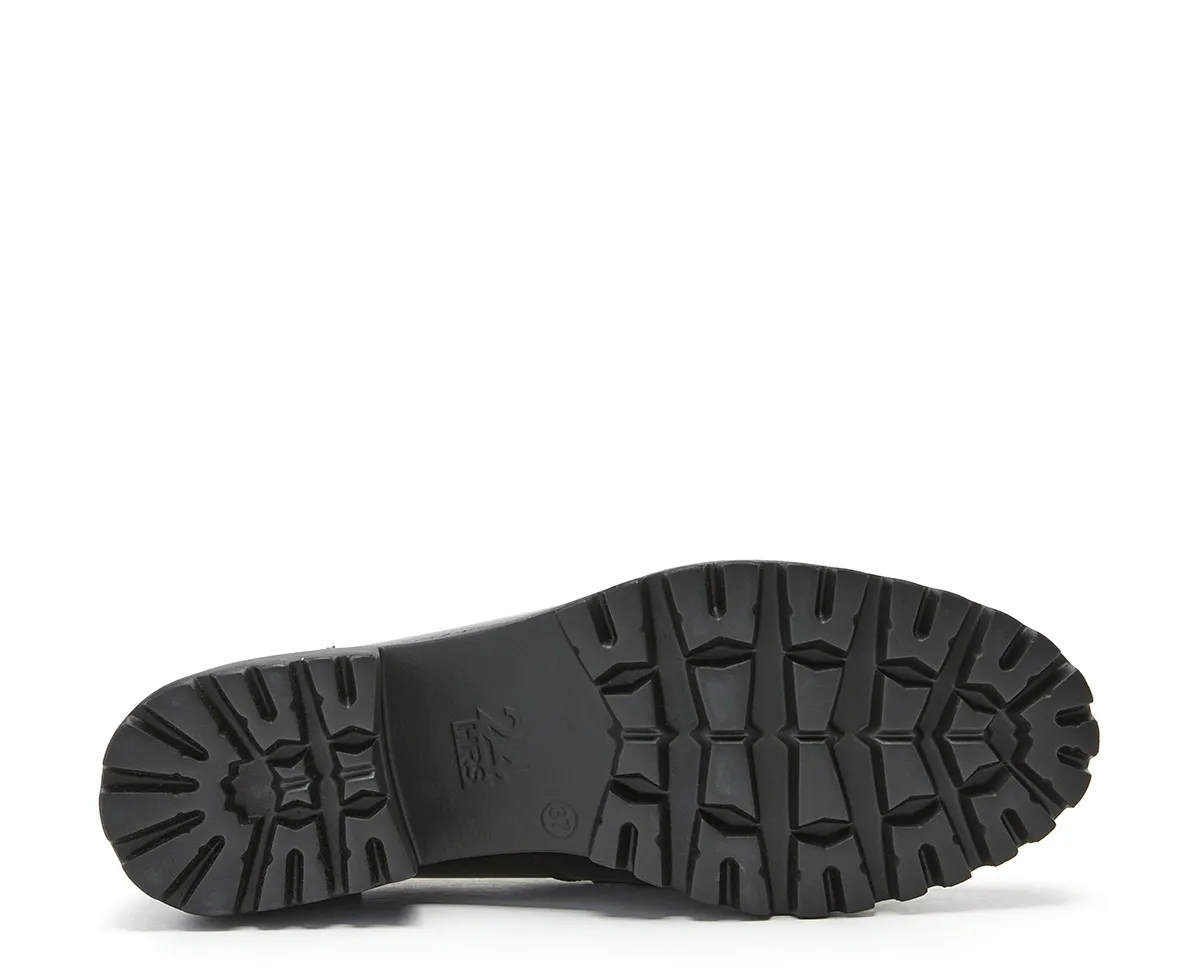 25847 Mocasín charol negro