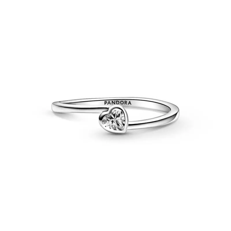ANILLO PANDORA CORAZÓN SOLITARIO TRANSPARENTE INCLINADO 199267C02