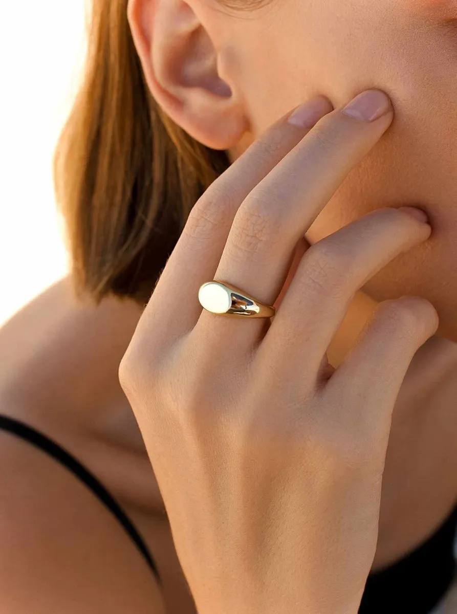 Anillo sello de plata lisa baada en oro