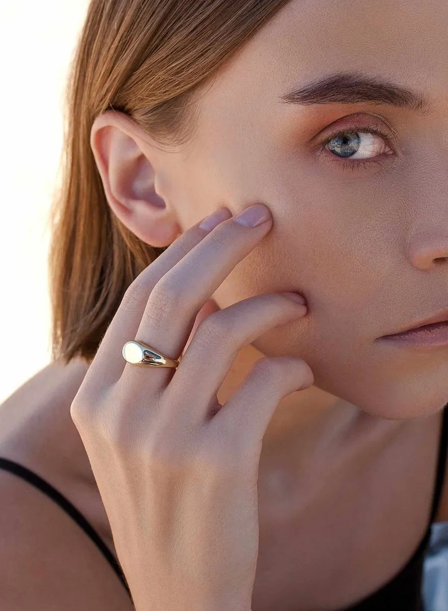 Anillo sello de plata lisa baada en oro
