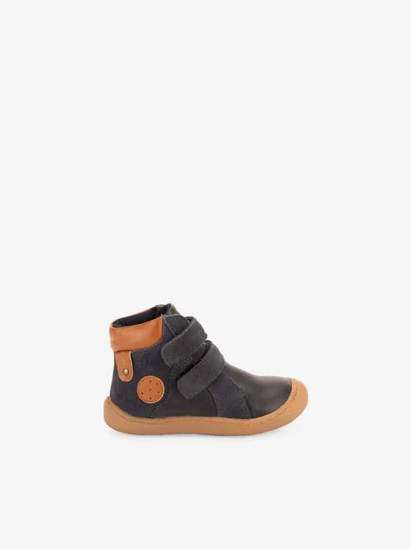 BOTIM EM PELE COMBINADA DE DUPLO VELCRO COM SOLA REFORÇADA