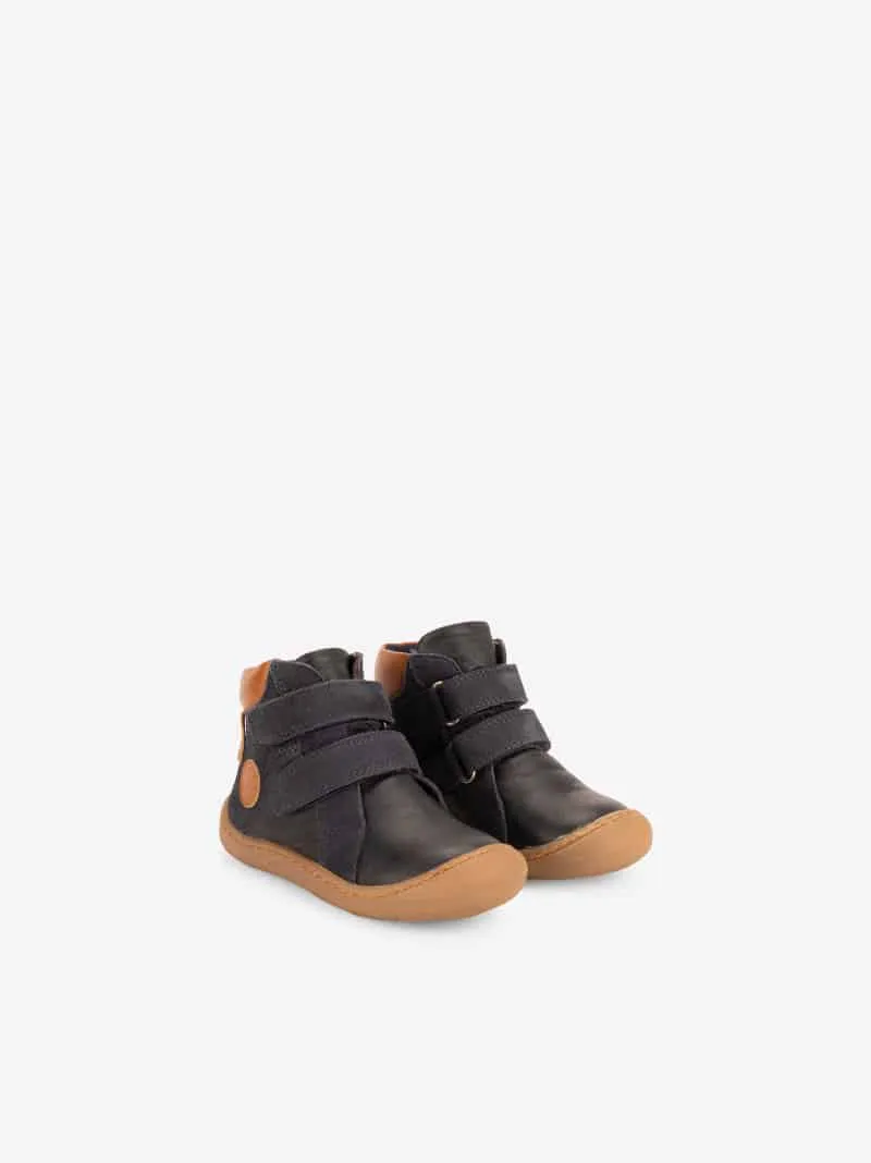 BOTIM EM PELE COMBINADA DE DUPLO VELCRO COM SOLA REFORÇADA