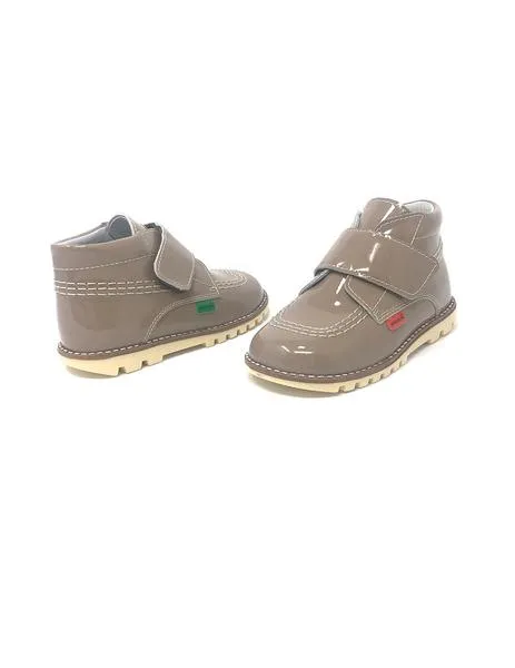 botin  velcro charol castoro