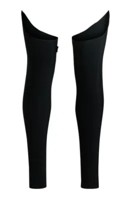 Calentadores térmicos BOSS x ASSOS con detalles de logo