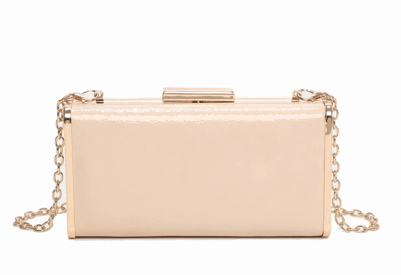 Clutch Nude Marco y Cierre Alargado Metal Oro