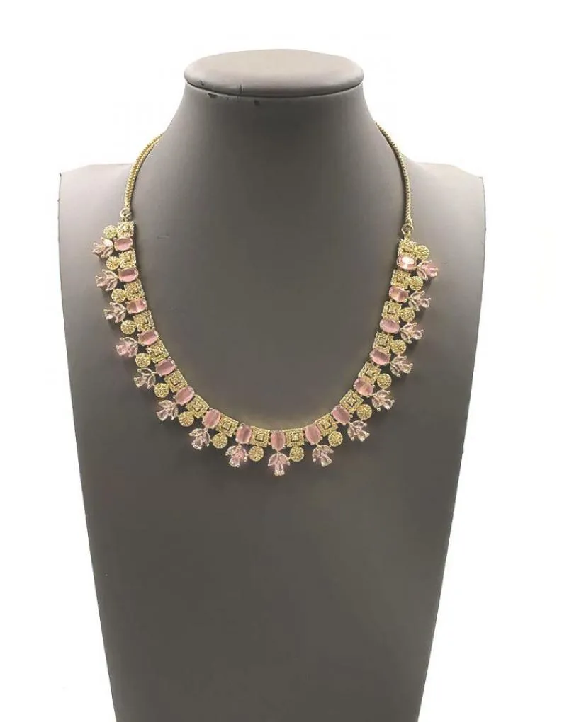 COLLAR ROSAS Y CIRCONITA PARA UN LOOK DE BODA IMPECABLE