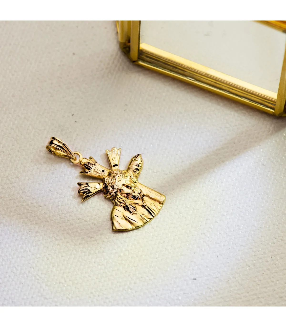Cristo del Gran Poder Silueta Oro 18K 21mm