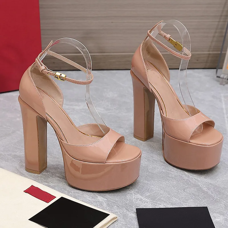 Diseñadores Sandalias Vestido de mujer Zapatos Hebilla Charol 15.5 cm Tacón alto Fiesta de boda Diseñador Zapato Tacones para mu