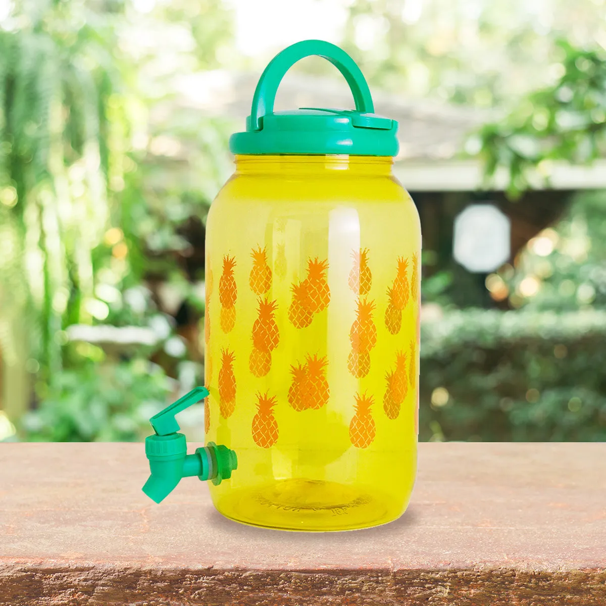 Dispensador de Agua con Diseo de Pias 3.8 L.