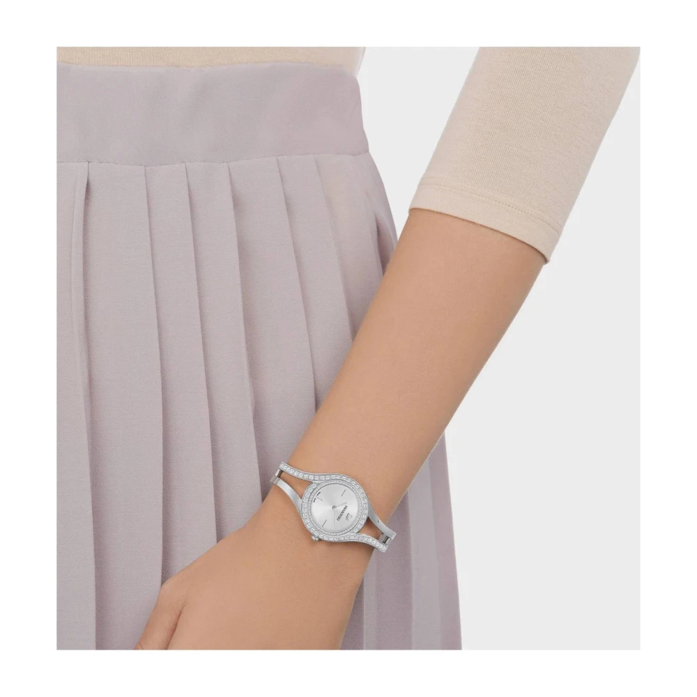 Elegancia Eterna Reloj Plateado con Cuarzo Suizo y Cristale