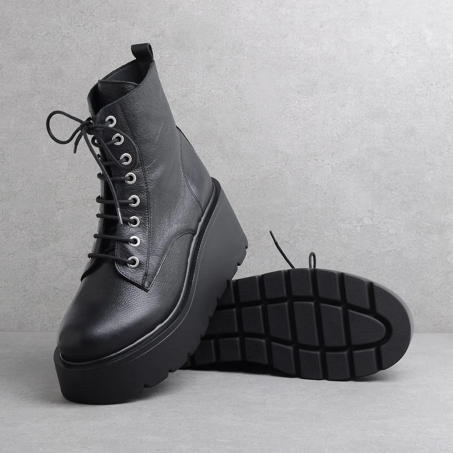 Kassel Black