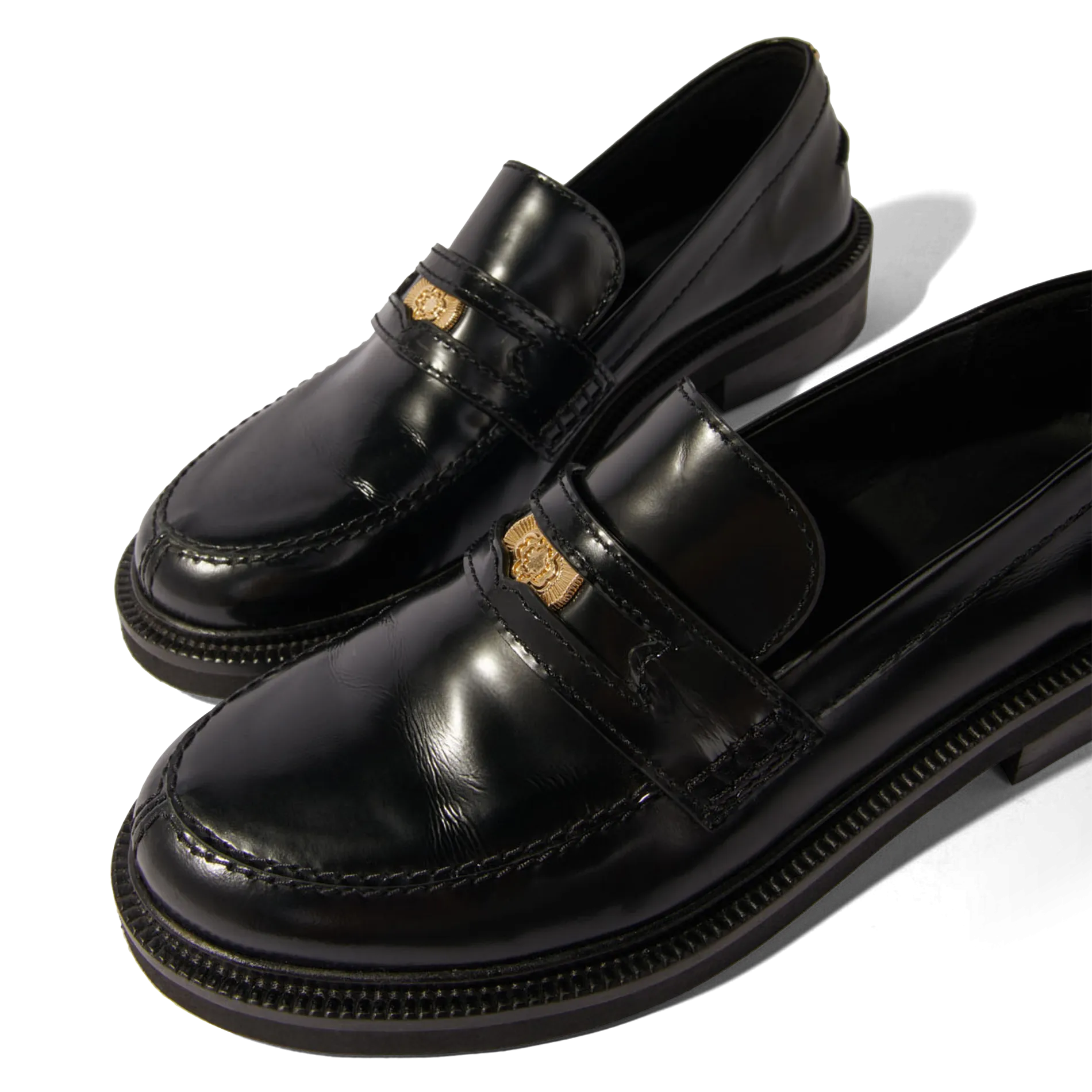 MAJE Mocasín de charol de cuero en negro