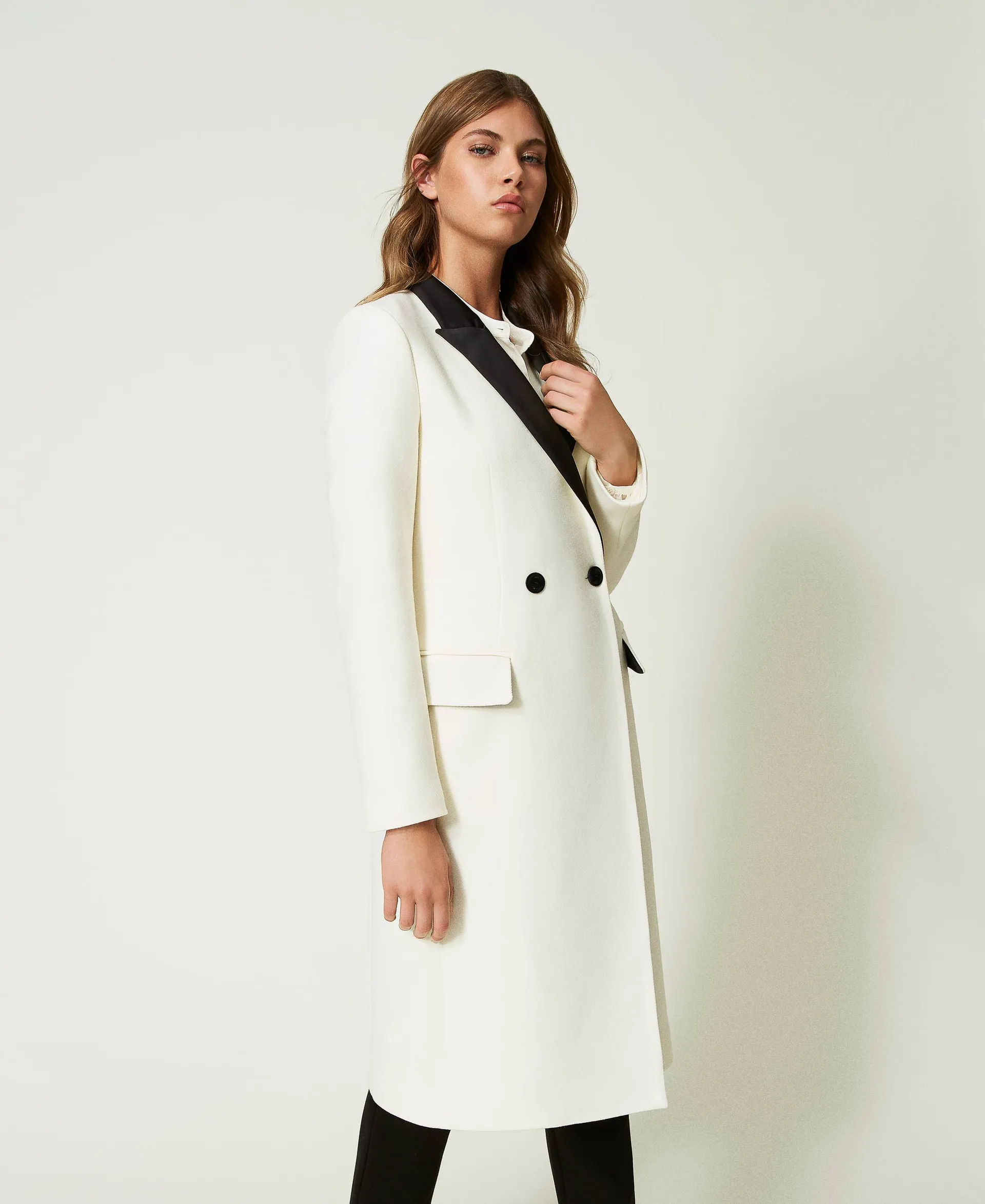 Manteau en drap de laine mélangée