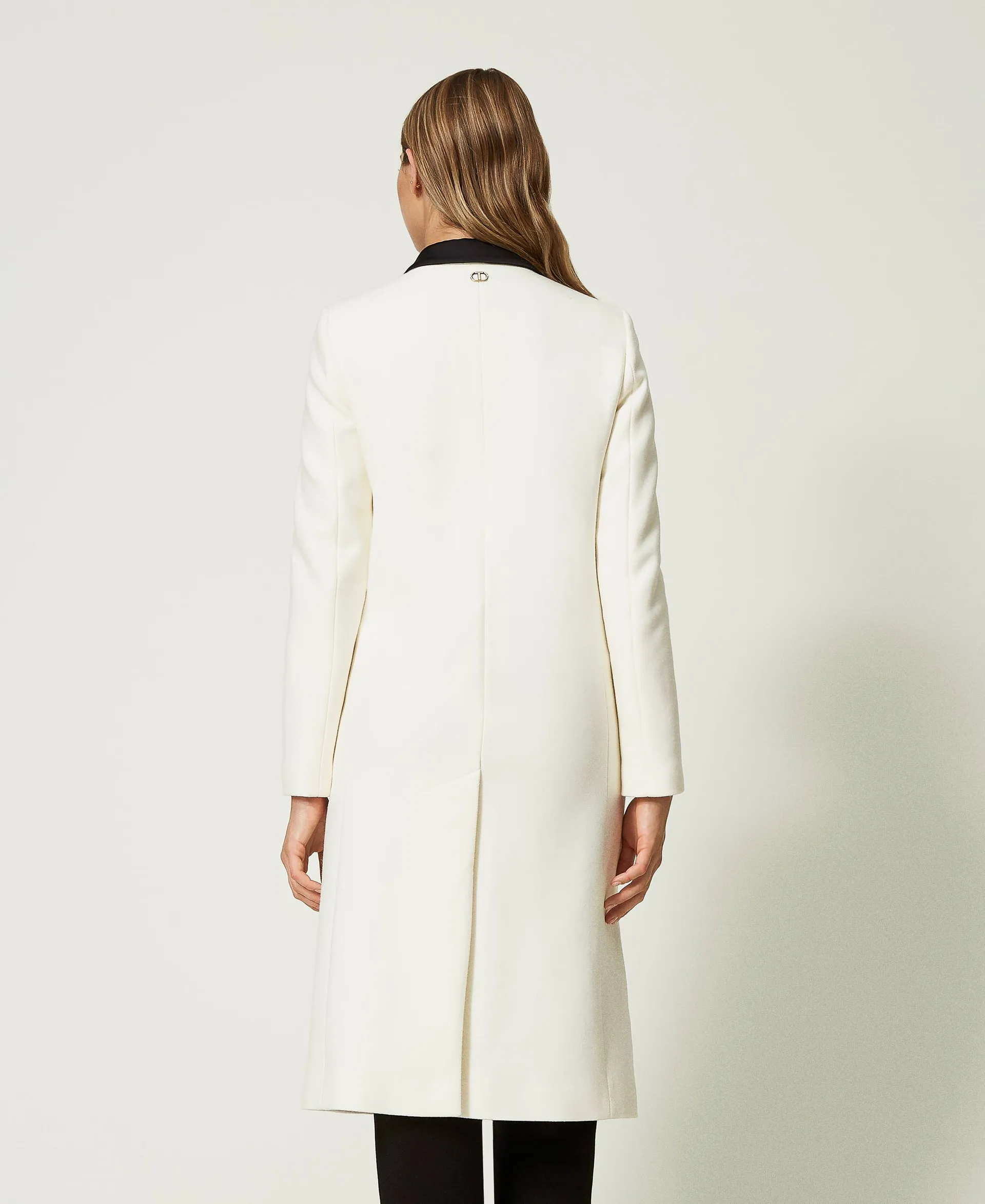 Manteau en drap de laine mélangée