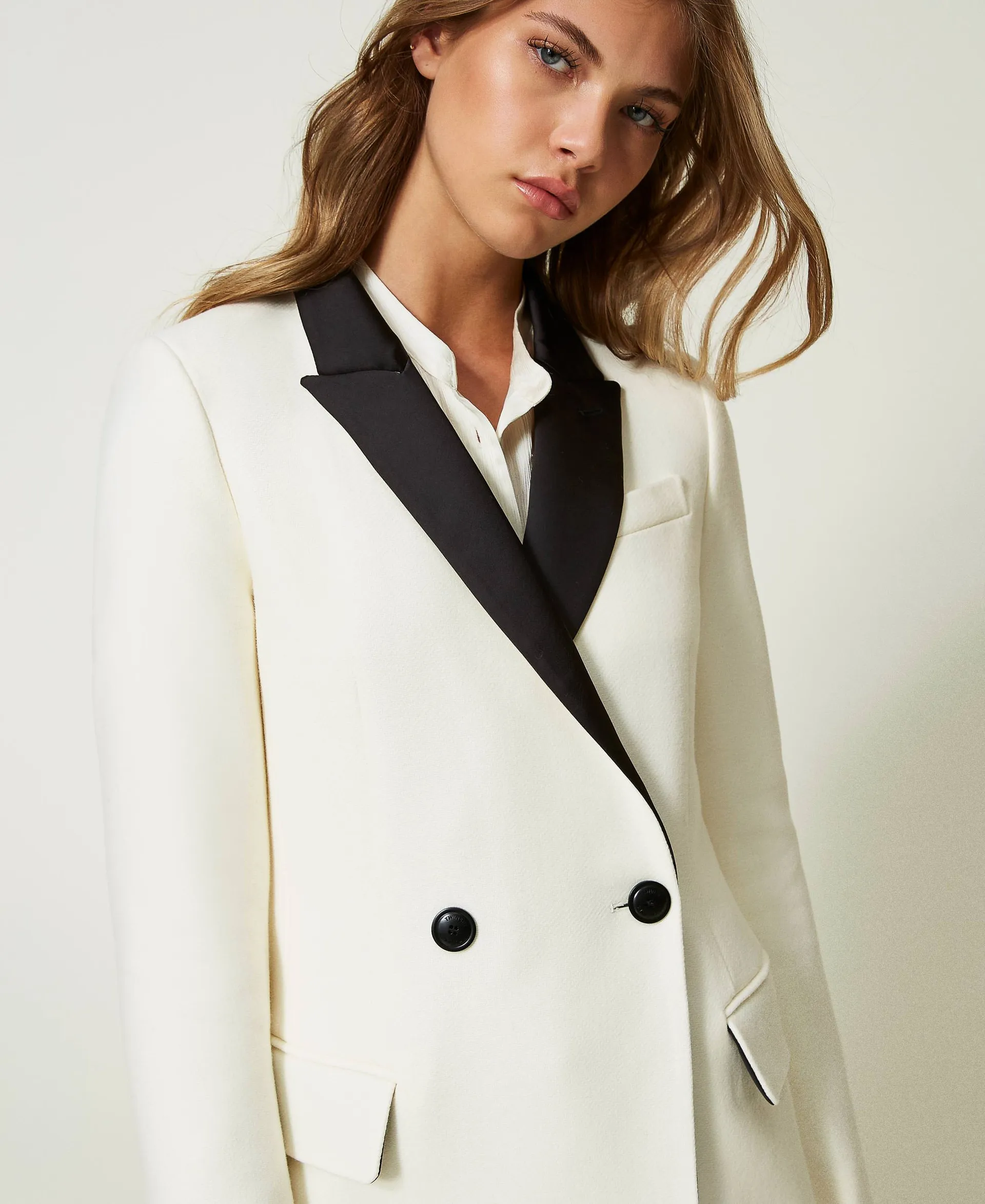 Manteau en drap de laine mélangée