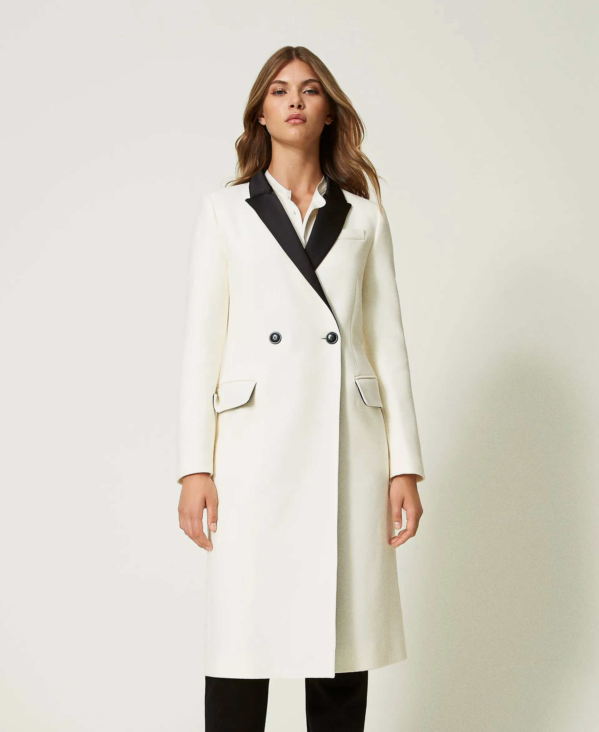 Manteau en drap de laine mélangée