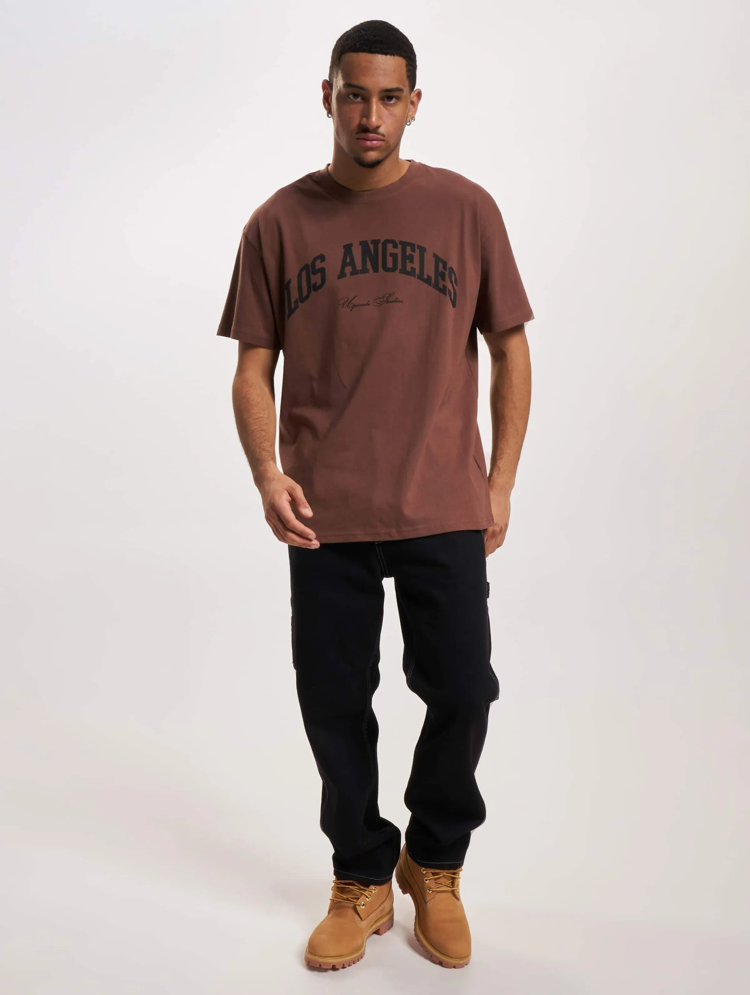 MISTER TEE UPSCALE MISTER TEE UPSCALE L.A. COLLEGE OVERSIZE TSHIRT
