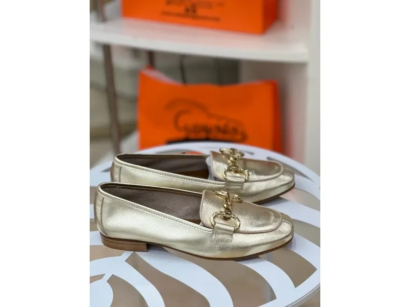 MOCASÍN DE PIEL ERICA SALONISSIMOS EN COLOR MARINO O ORO
