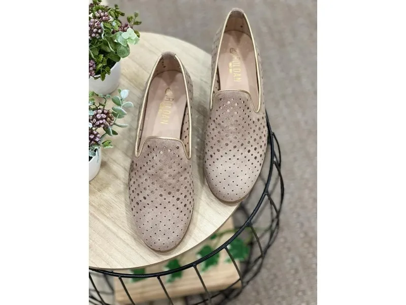 MOCASÍN DE SERRAJE CON PICADOS 3778 CALZADOS ROLDAN EN COLOR BEIGE O MARINO