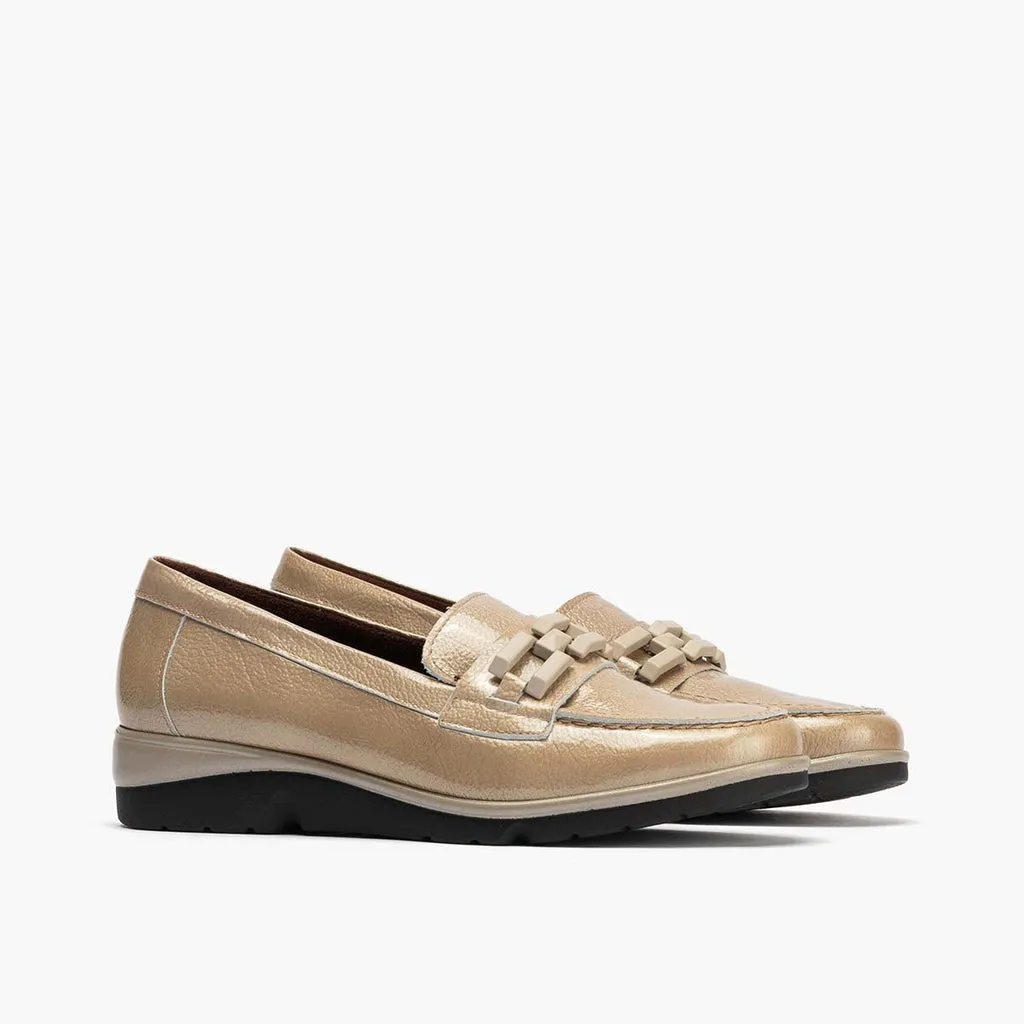 Mocasín Adorno de mujer color piedra