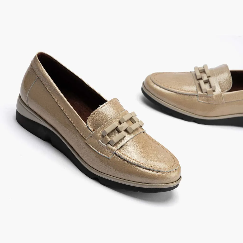 Mocasín Adorno de mujer color piedra