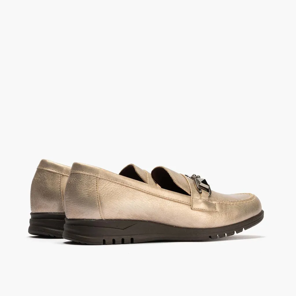 Mocasín con Adorno de mujer color piedra