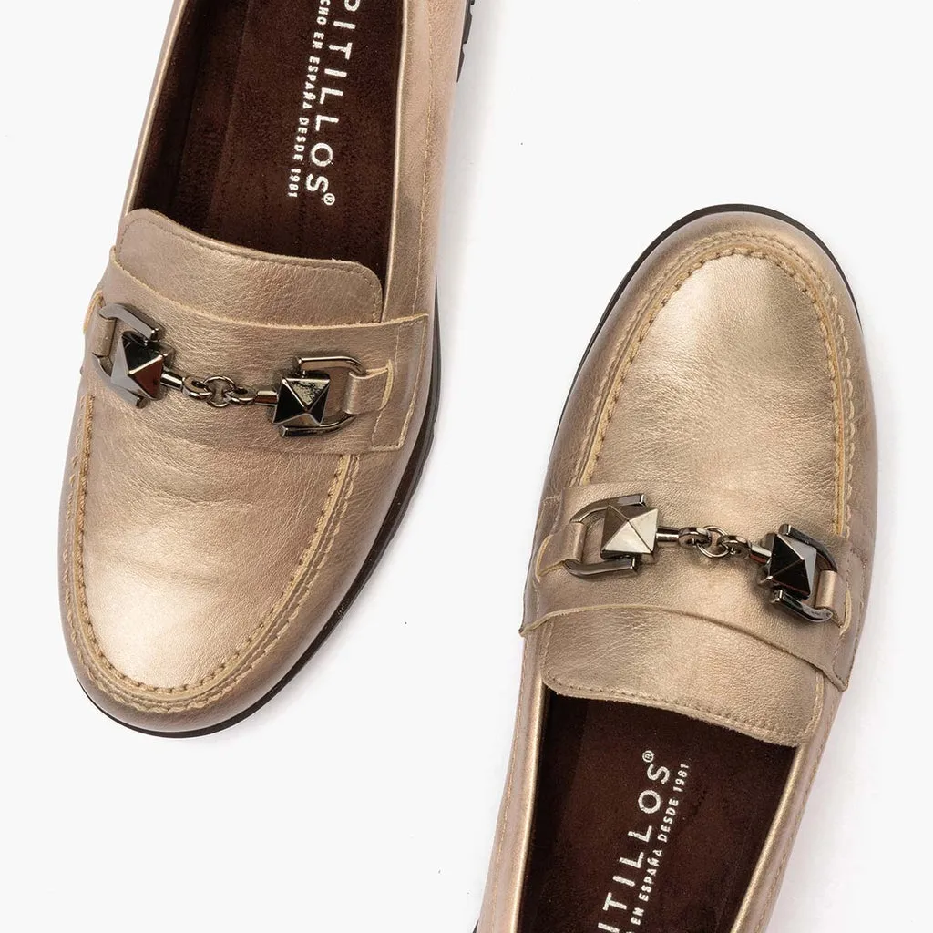 Mocasín con Adorno de mujer color piedra