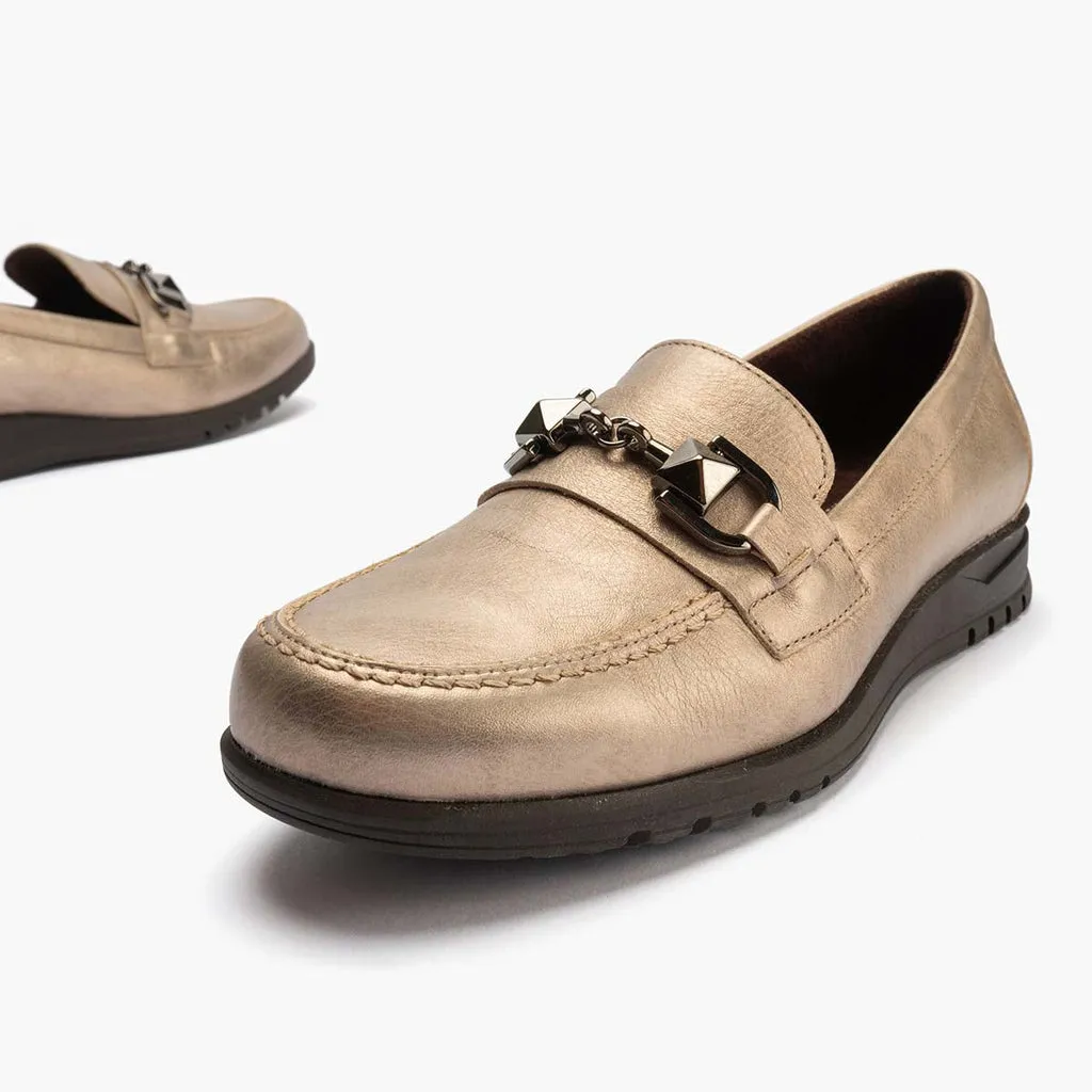 Mocasín con Adorno de mujer color piedra