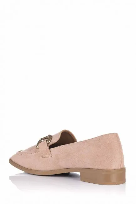 Mocasín con herraje dorado
