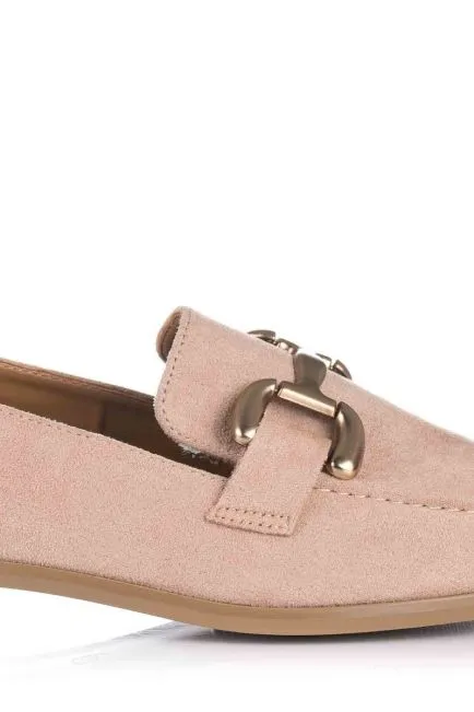 Mocasín con herraje dorado