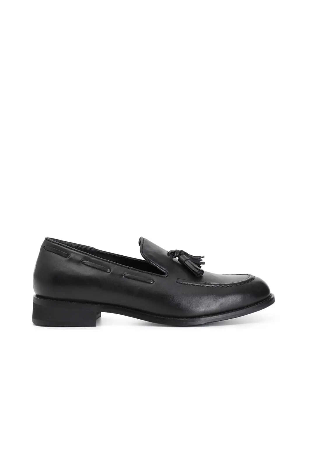 mocasín de cuero con borlas black