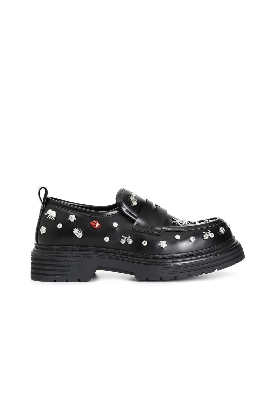 mocasín de mujer con tachuelas estampadas. black