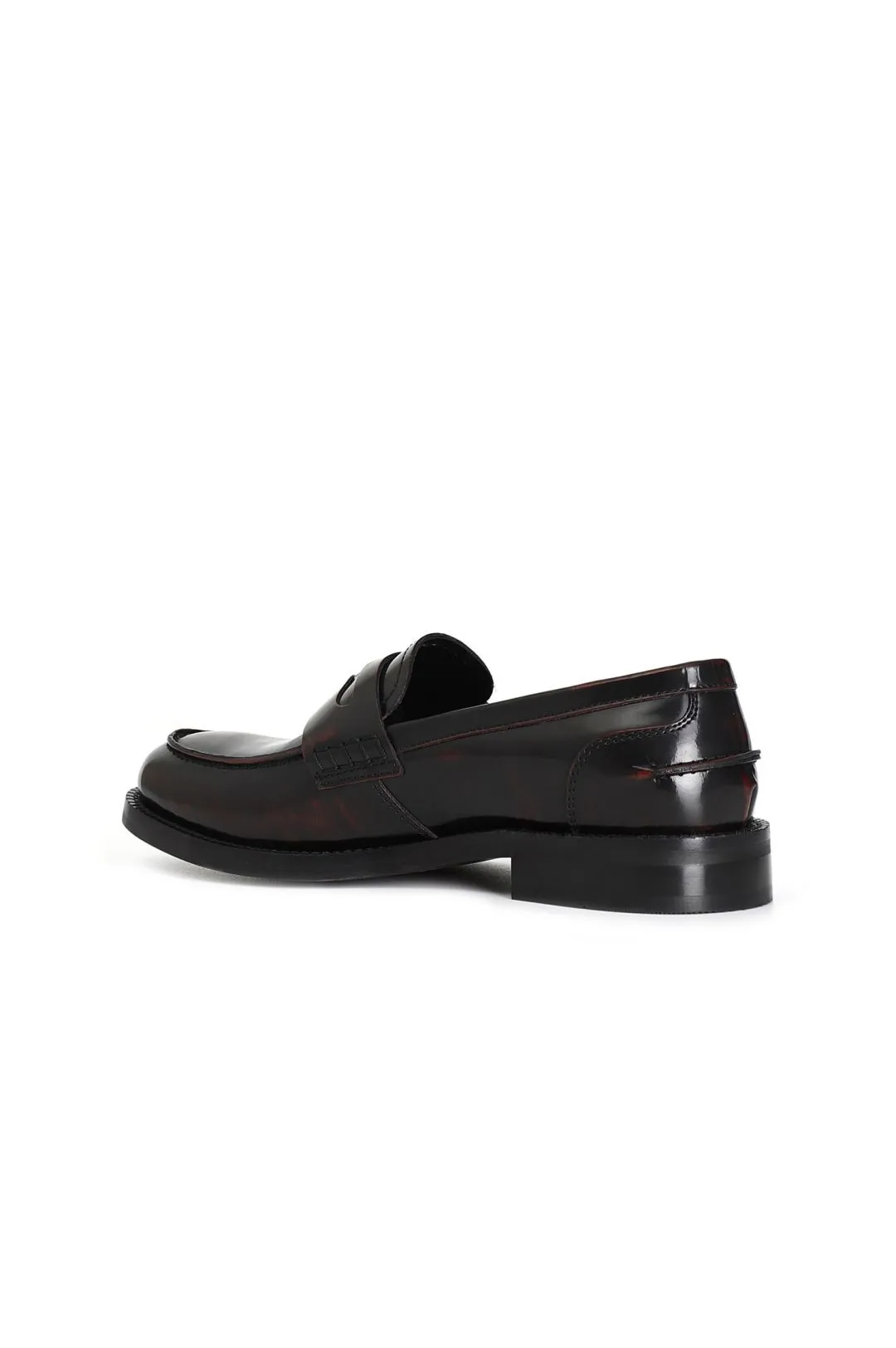 mocasín de mujer en piel desgastada con accesorio penny bordeaux