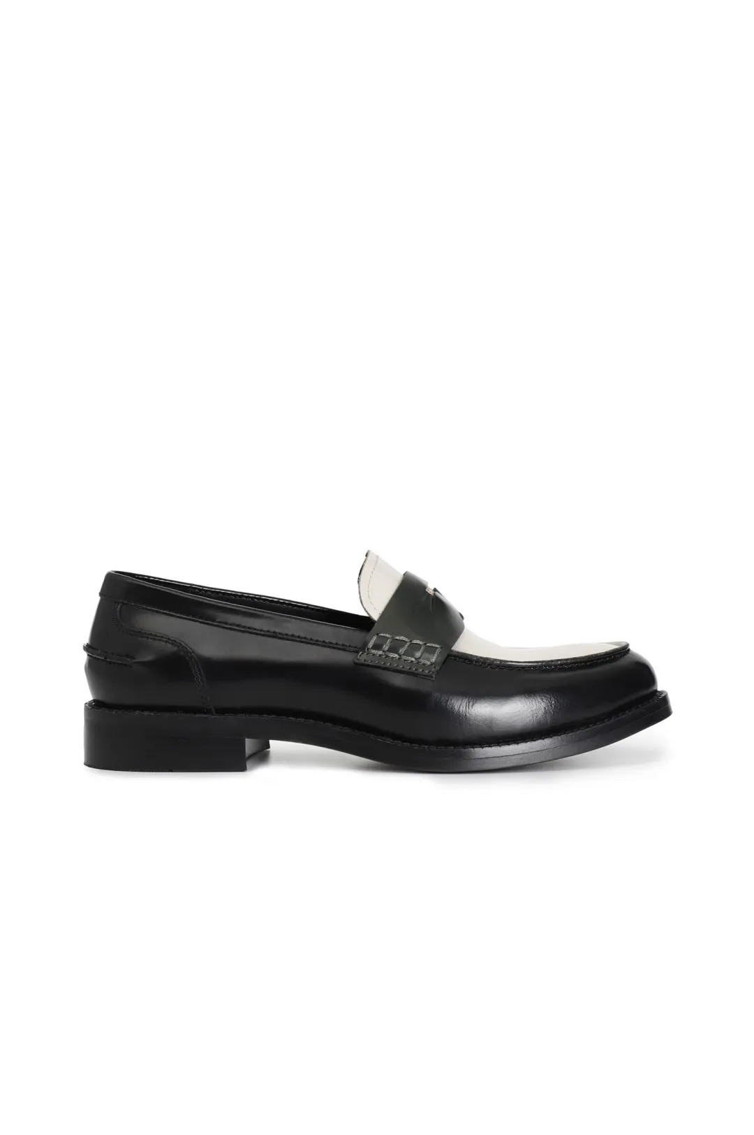 mocasín de mujer en piel desgastada en tres colores con complemento multi black