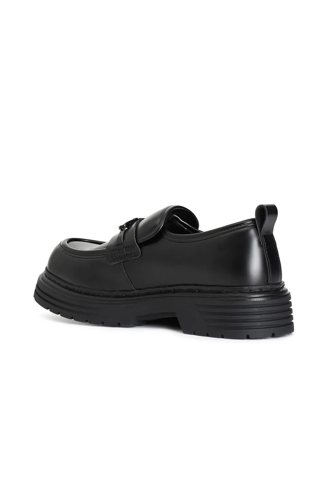 mocasín de mujer en símil piel cepillada. black