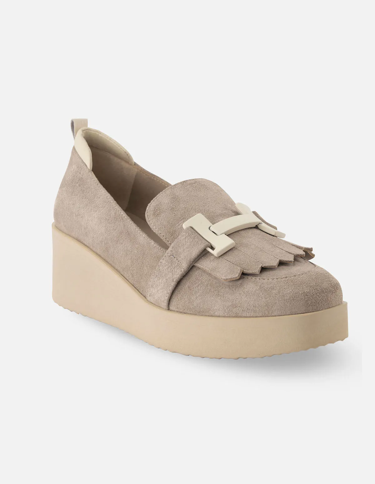 Mocasín de piel ante color beige con detalle de hebilla para mujer