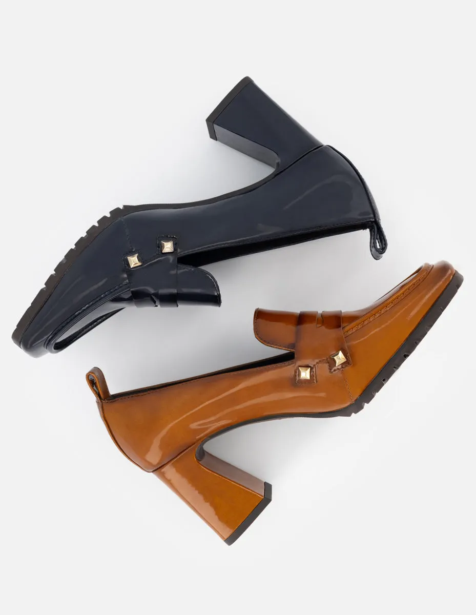 Mocasín de piel charol para mujer color marino con detllas en color dorado