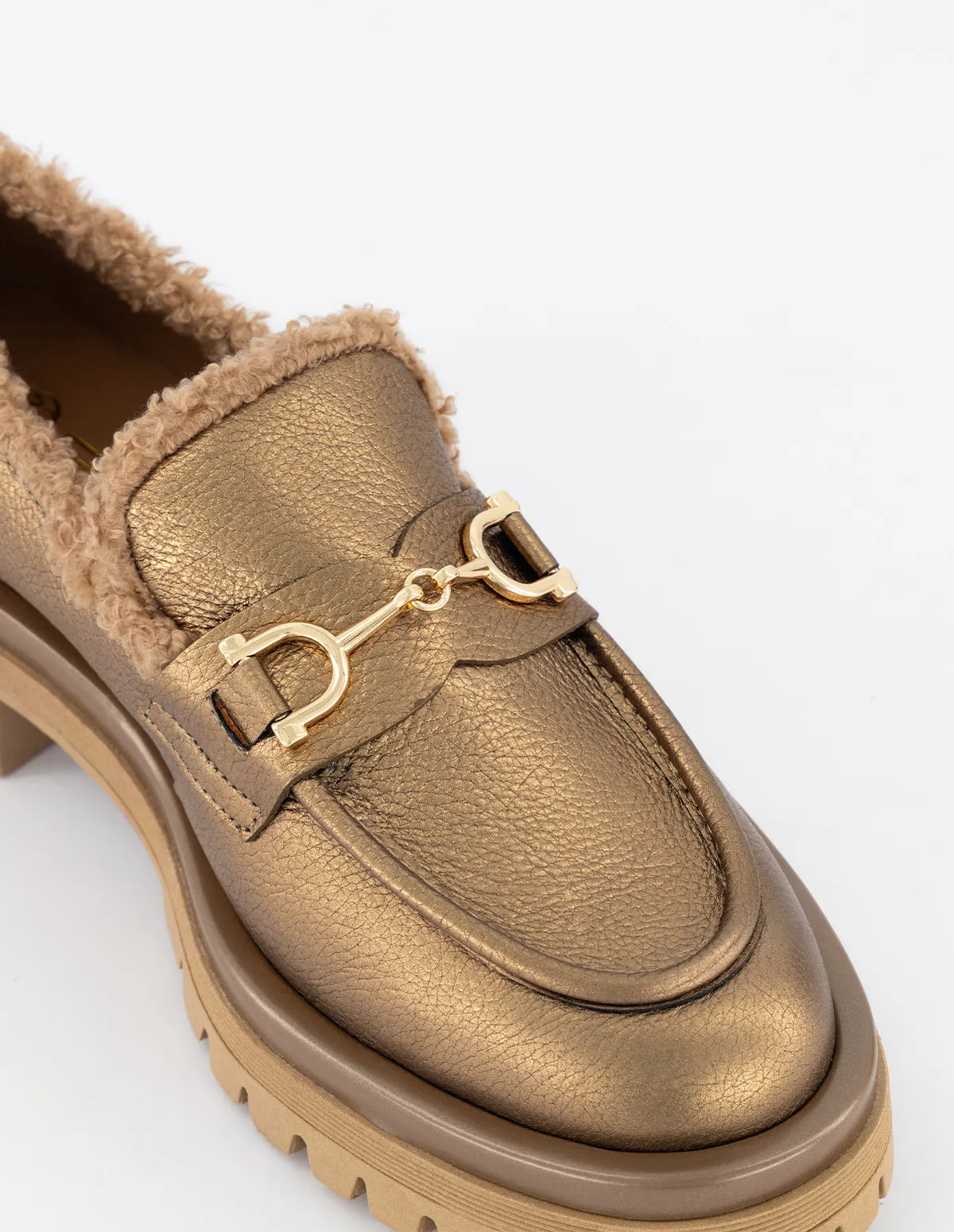 Mocasín de piel para mujer color dorado