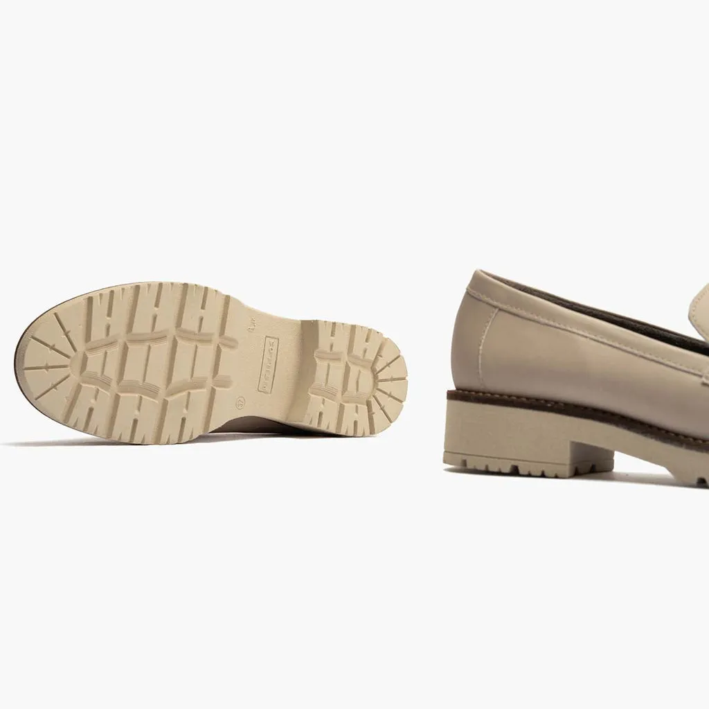 Mocasín Flecos de mujer color piedra