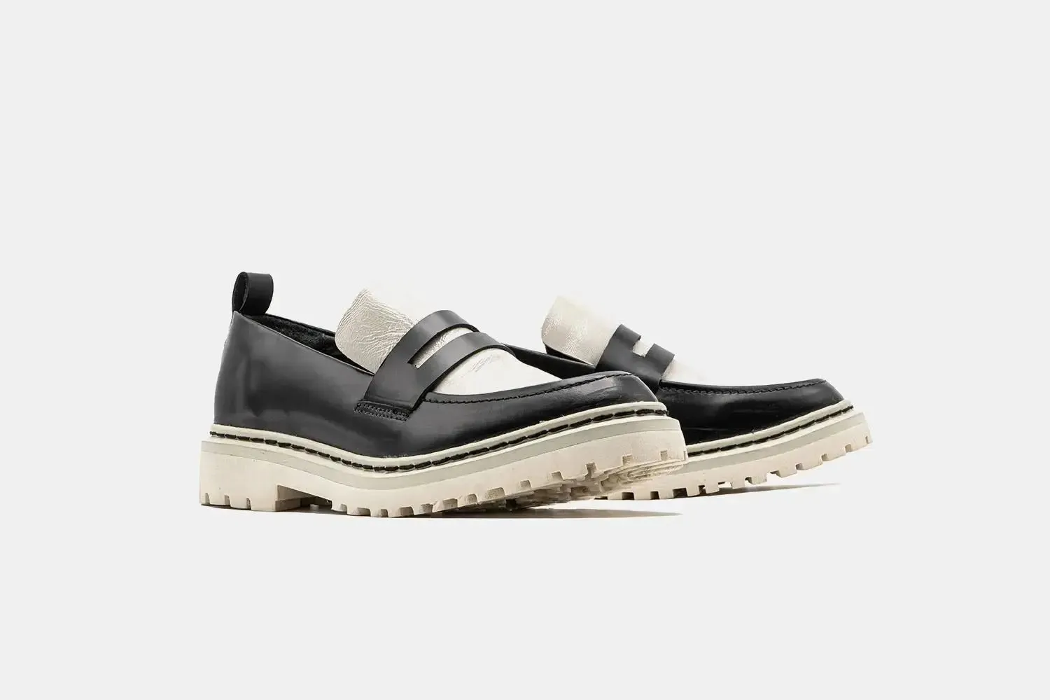 MOCASíN MUJER  MOCA WHITE/BLACK