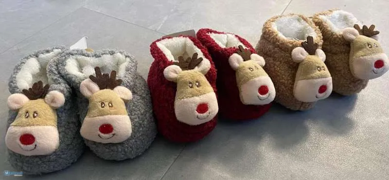 Patucos de bebé con motivo navideño