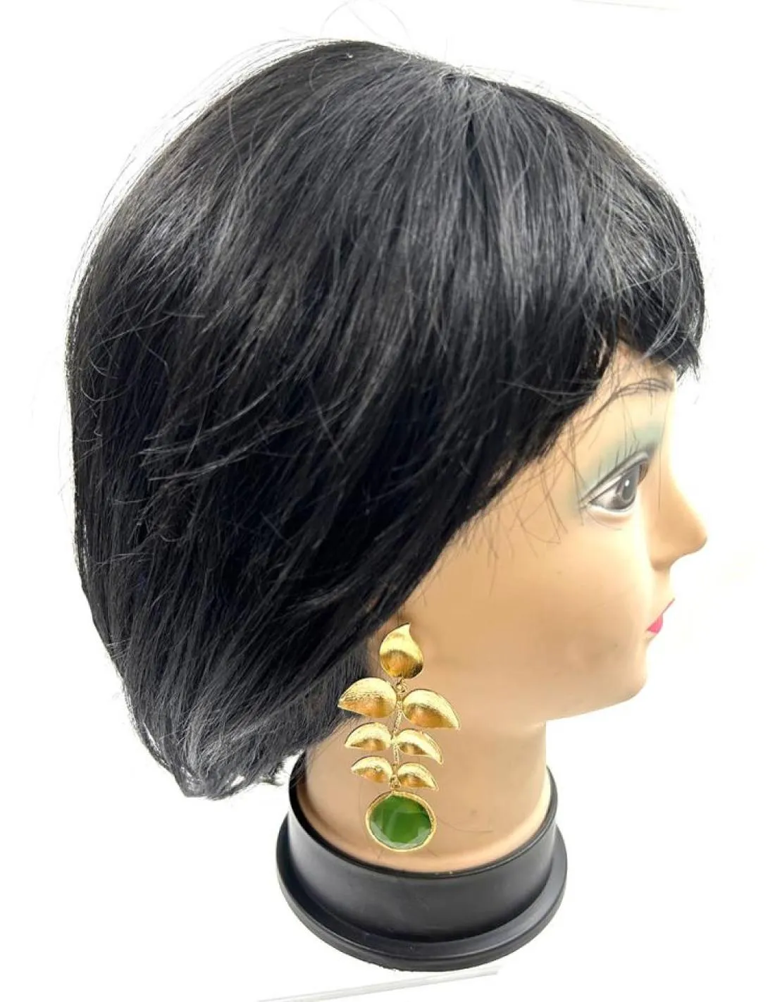 PENDIENTES BODA LARGOS DORADOS Y VERDES CON HOJAS DE INVITADA PERFECTA