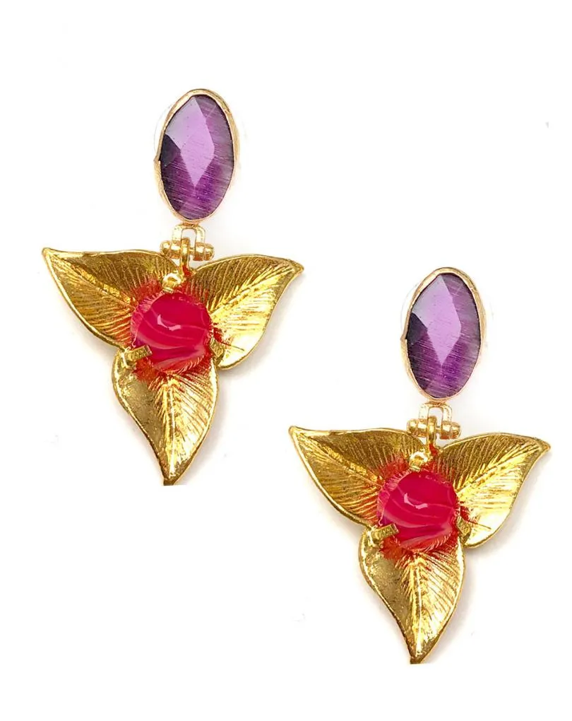 Pendientes coral mujer dorados y piedra natural  forma de flor