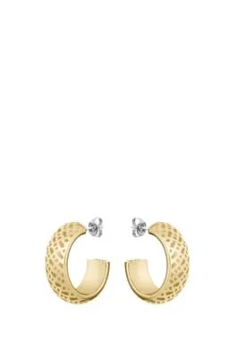 Pendientes de aro en tono dorado con monogramas grabados