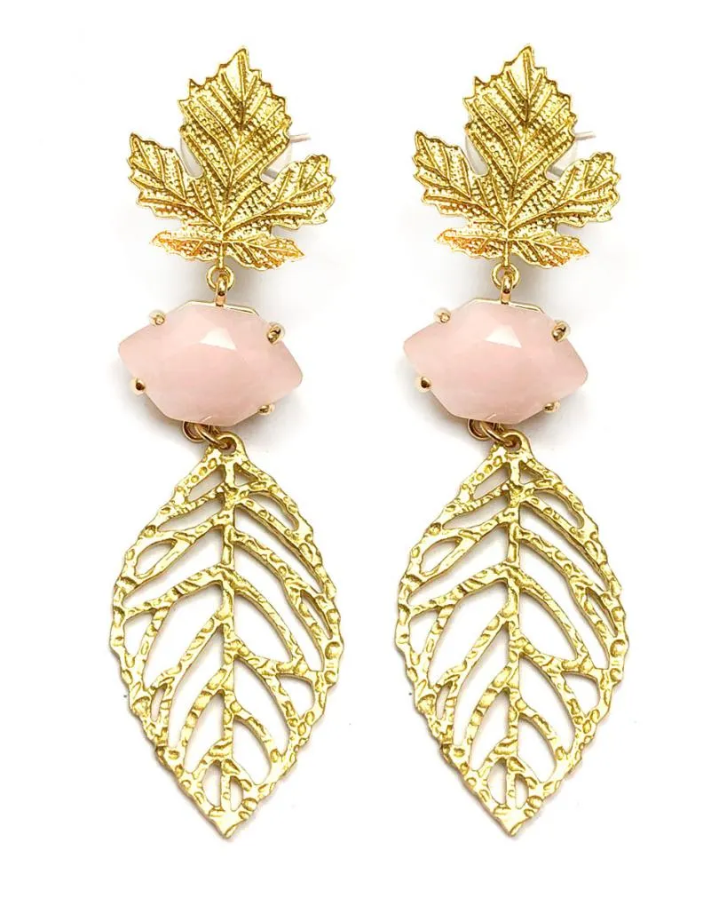 PENDIENTES LARGOS DORADOS CON PIEDRA ROSAS Y HOJITAS