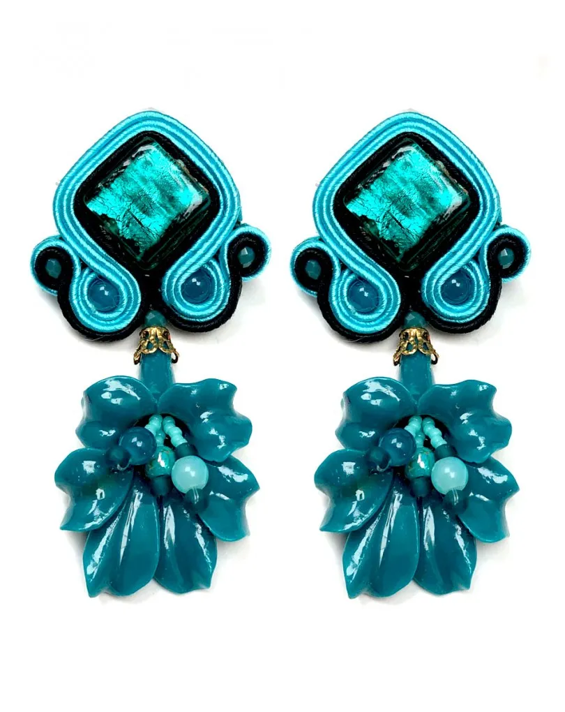 PENDIENTES LARGOS Y ORIGINALES CON BONITAS FLORES COLGANTES