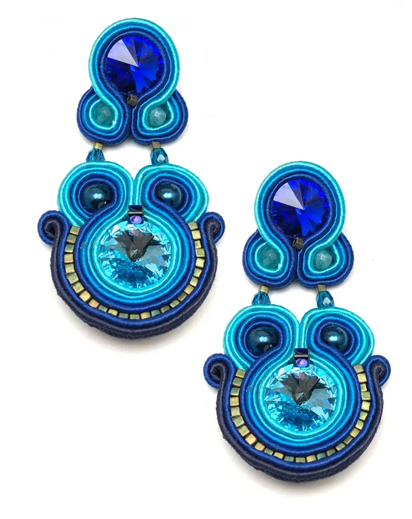 PRECIOSOS PENDIENTES AZULES CON LOS QUE COMPLETAR TU LOOK
