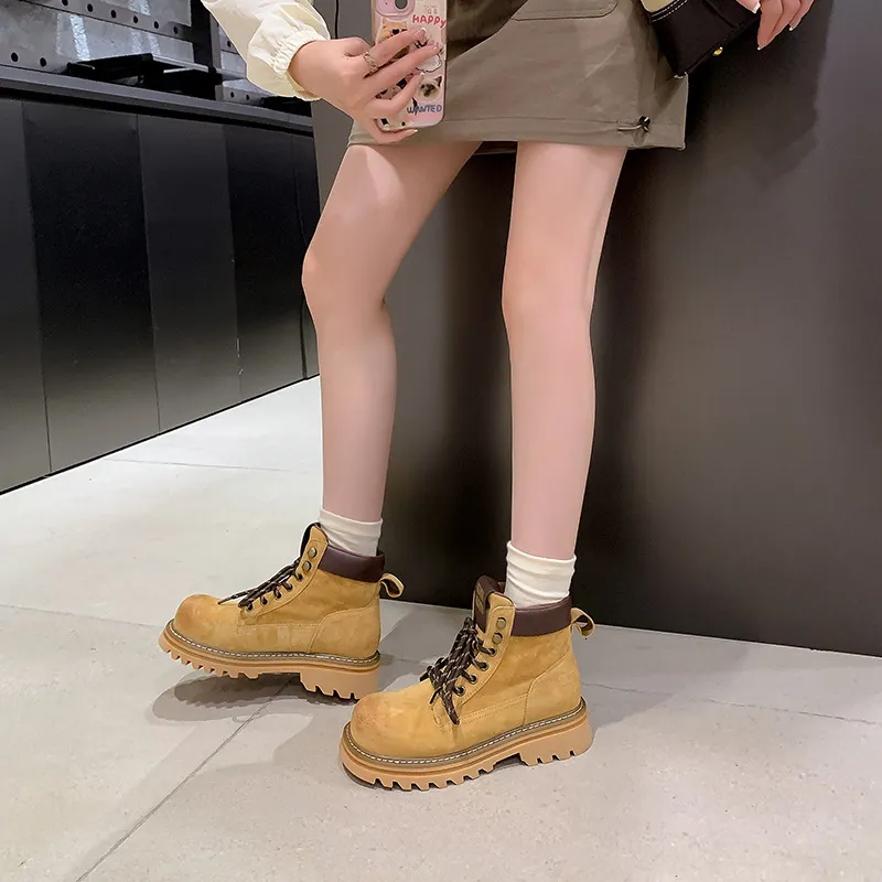 Real Leather Martin for Women 2024 Autumn New Style Soled Lace Soled Showking Outdoor Anti Slipwear Boots Short, botas amarillas